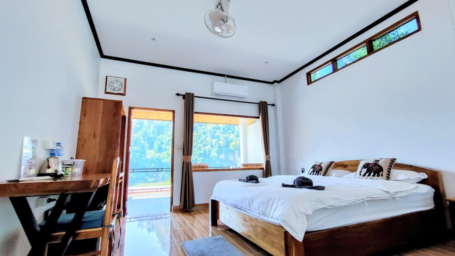 Others 4, Amanda Boutique, Ngoi
