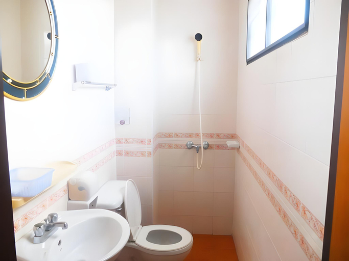 Bathroom, Sea Falcon Hotel, Sattahip
