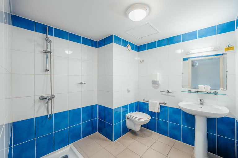 Bathroom 5, Centre International de Séjour - Hostel, Fort-de-France