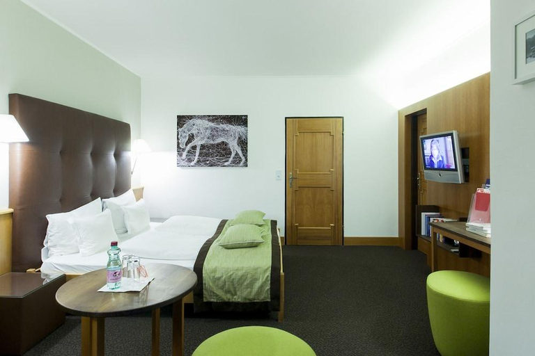 Bedroom 3, Romantik Hotel Im Weissen Rossl, Gmunden