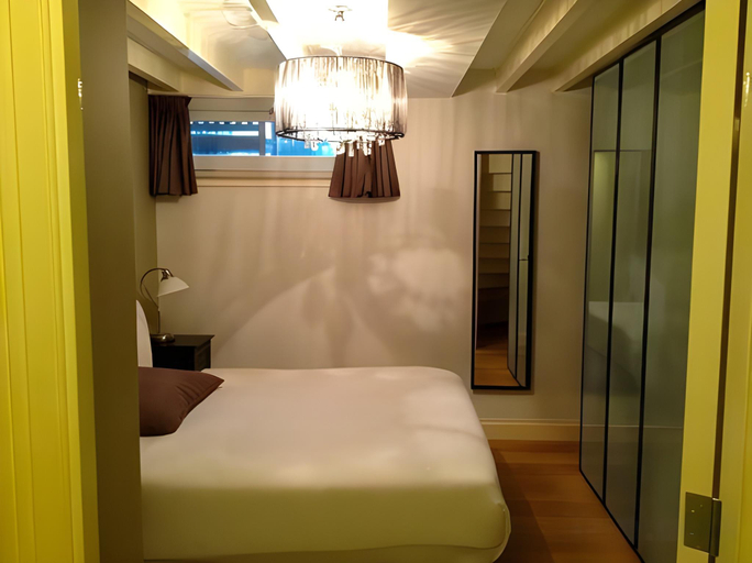 Bedroom 2, Grand Canal Boutique Hotel, Amsterdam