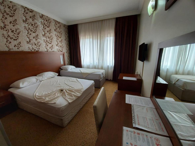 Bedroom 3, Paluri Hotel, Hopa