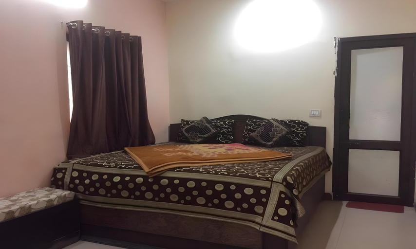 Bedroom 2, Hotel Gagandeep, Hardwar