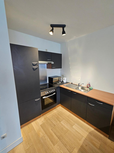Others 5, Green Stay, Essen