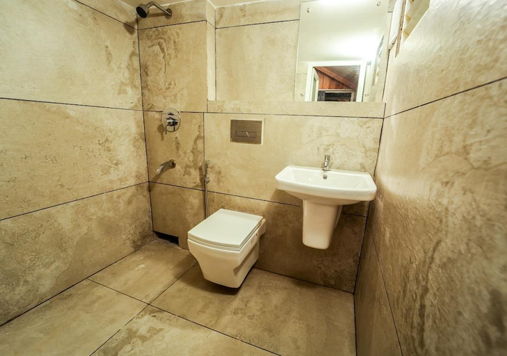 Bathroom 3, The Cove Lakkidi, Wayanad
