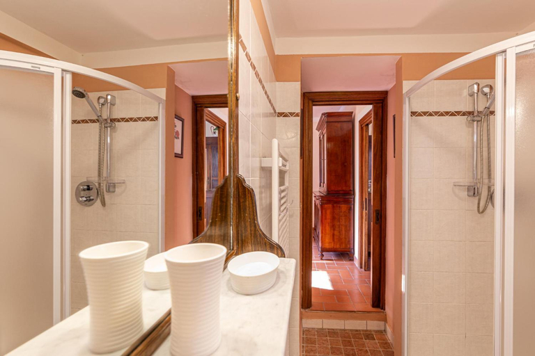 Bathroom 4, Canto del Fiume, Arezzo