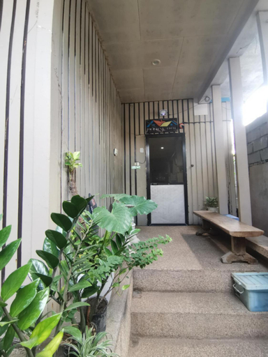 4, Ken's Inn, Coron
