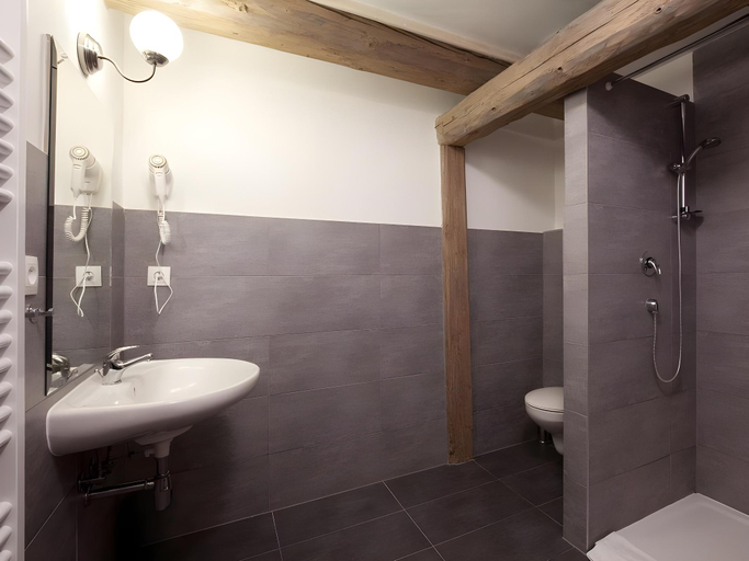Bathroom 3, Dvur Stran - Karlsbad, Karlovy Vary