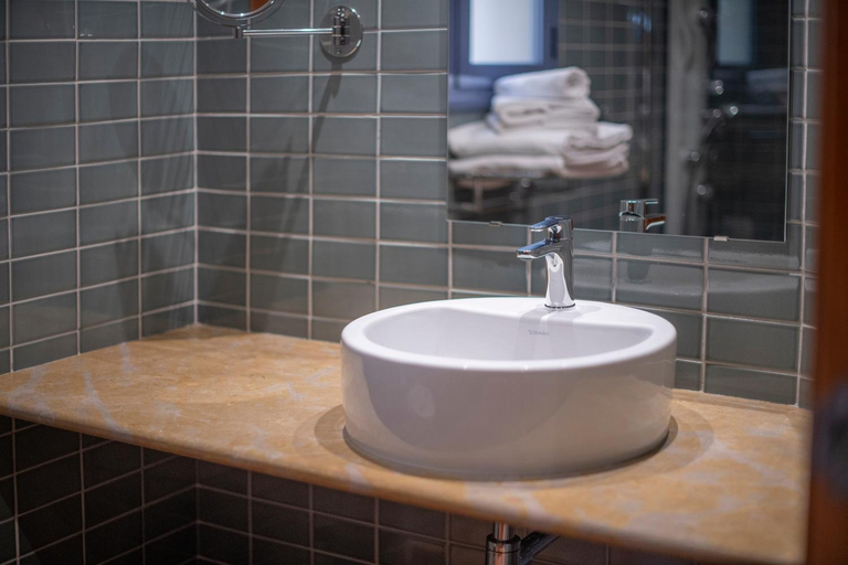 Bathroom 2, Hotel La Grava, Tarragona