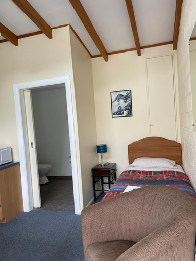 Bedroom 2, Mataki Motel, Tasman