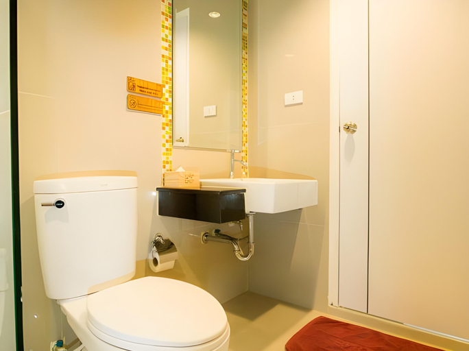 Bathroom 4, The Lephant Hotel, Phunphin