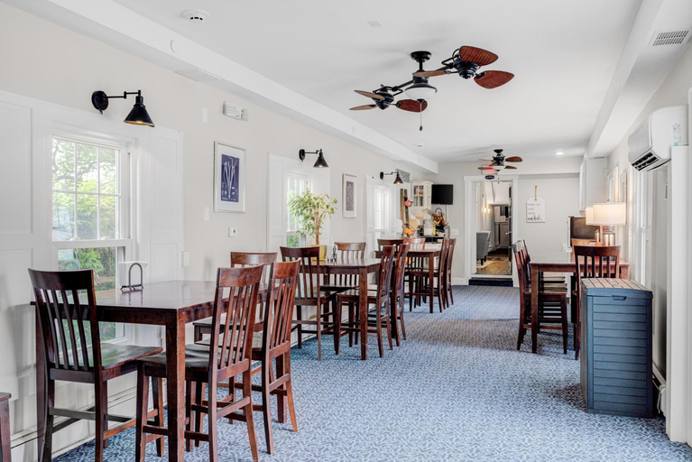 Food & Drinks 5, The Hewitt Wellington, Monmouth