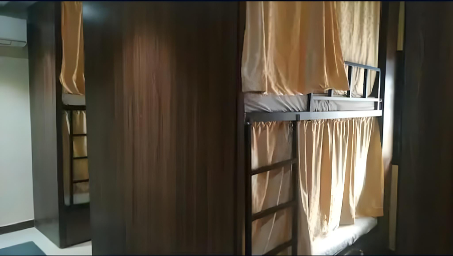 Bedroom 5, Almas Dormitory Andheri West Near Railway Station, Mumbai Suburban