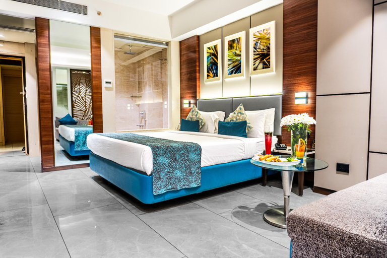 Bedroom, Hotel Miramar, Daman