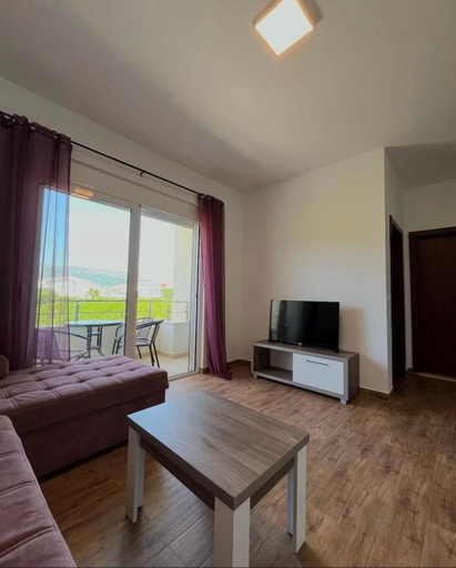 2, Imran Apartments