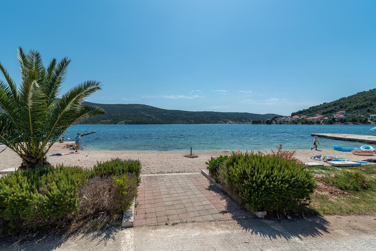 Others 5, Apartmani Lejla, Marina