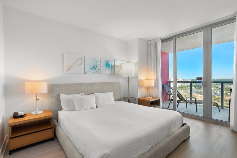 Others 5, Water View Building With Pool - 5-Min Walk To The Beach, Broward