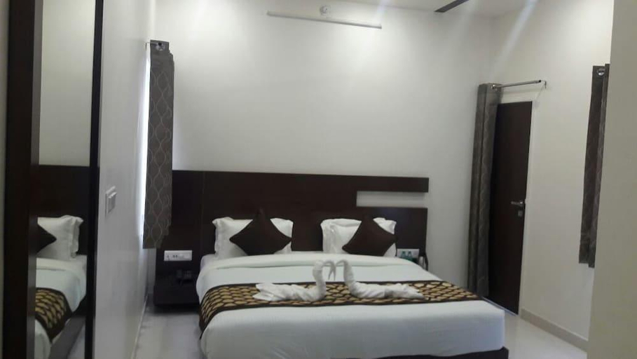 Bedroom 2, Hotel Royal inn, Chittaurgarh