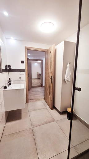 Bathroom 3, Lindenhaus, Sibiu