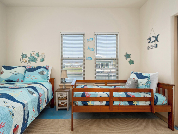 Bedroom 2, Rockport's Hidden Gem by Miss Kitty’s, Aransas