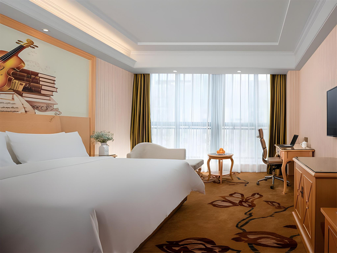 Bedroom 2, Vienna Hotel Jiangxi Jiujiang Happy City, Jiujiang