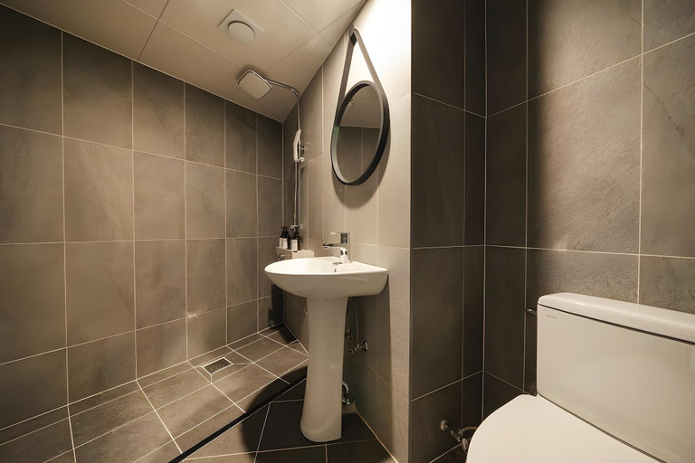 Bathroom 3, No 25 Hotel Songtan, Pyeongtaek