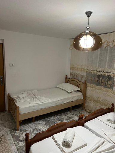 Others 5, Guest House LION, Beratit