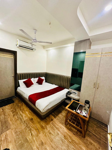 Bedroom 2, Hotel Red Stone inn Near New Delhi Railway Station, Delhi
