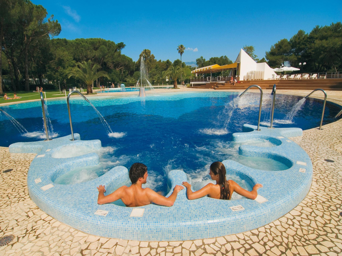 Sport & Beauty 4, Chalet in Baia Domizia with Private Beach, Caserta