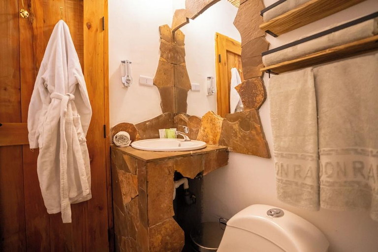 Bathroom 3, Don Raul Hotel, El Loa