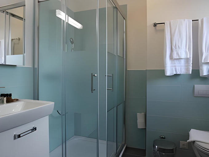 Bathroom 4, Hotel Residence Loren, Uster