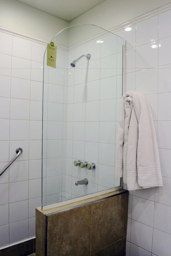 Bathroom, Apart Hotel Maue, Capital