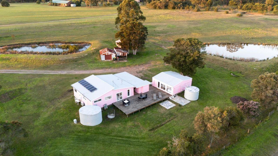 Others 4, Heart of Lovedale, Cessnock