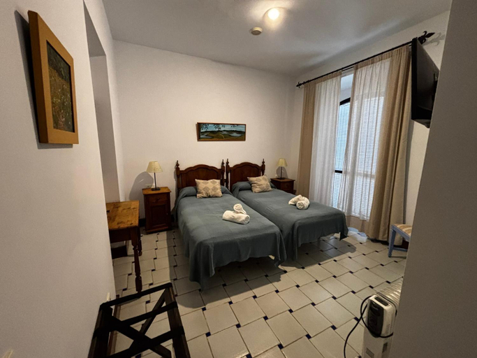 Bedroom 2, Hotel Entreolivos, Sevilla