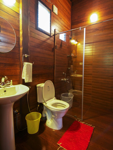 Bathroom, Sirukundra Garden Bungalow, Coimbatore