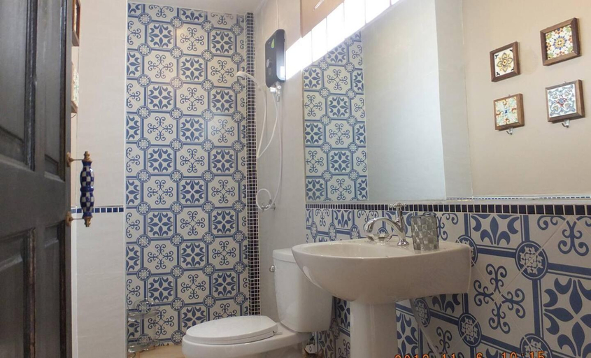 Bathroom 3, Escape Cabins, Ko Lanta