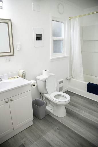 Bathroom 3, Westview Centre Motel Ltd., Powell River