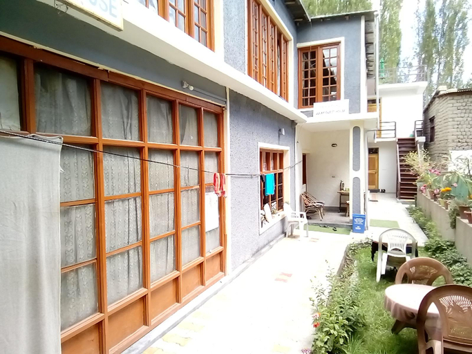 Others 4, Julay Guest House, Leh