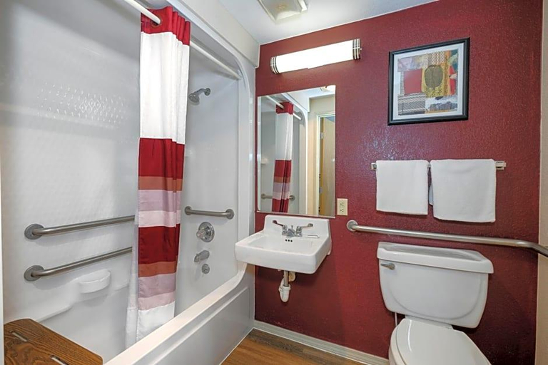 Bathroom, Holtoninn & Suiets, Jackson