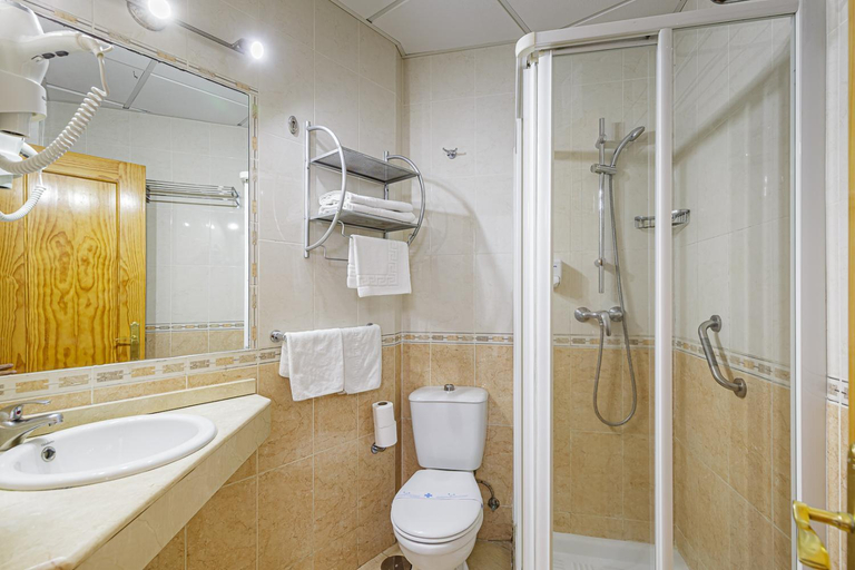 Bathroom 4, Doramar, Málaga