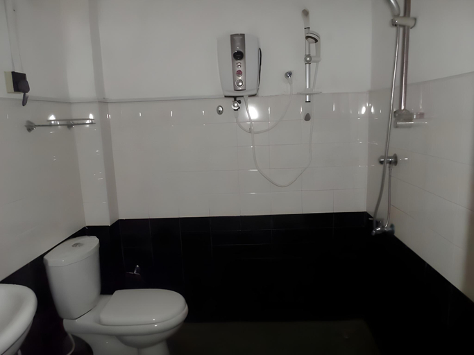 Bathroom 2, Victorian Bungalow, Haputale