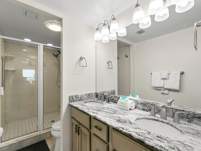 Bathroom 3, Madeira Norte 304 by Distinctive Beach Rentals, Pinellas