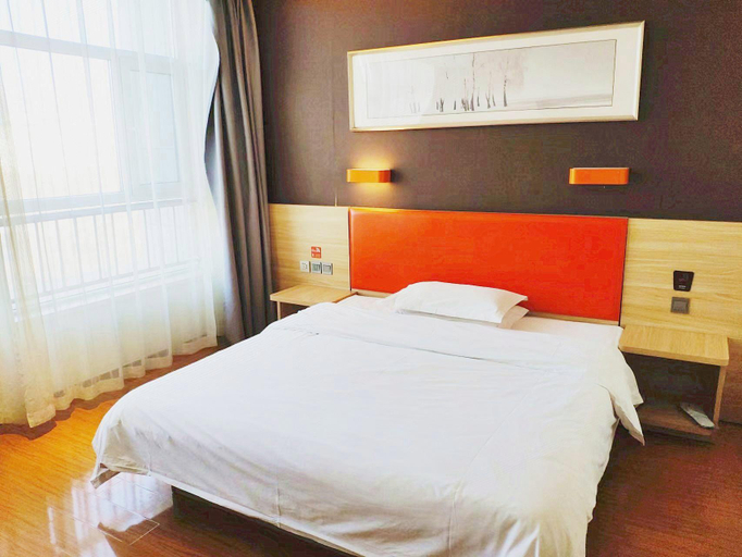 Bedroom 3, 7 Days Premium·Delingha Center Square, Haixi Mongol and Tibetan