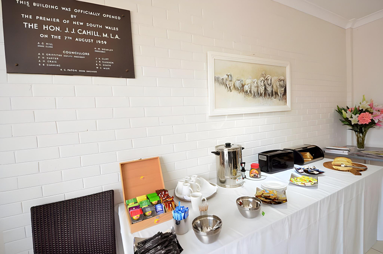 Food & Drinks 5, Mackellar Motel, Gunnedah