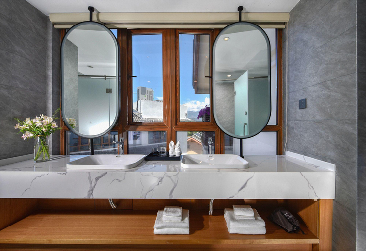 Bathroom 3, Country Inn & Suites by Radisson Xichang Qionghai Wetland Park, Liangshan Yi