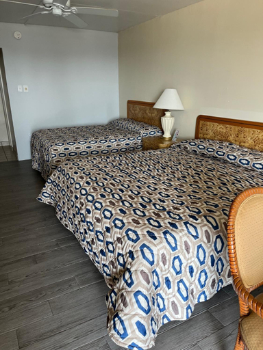 Bedroom 2, Landmark Motel, Cape May