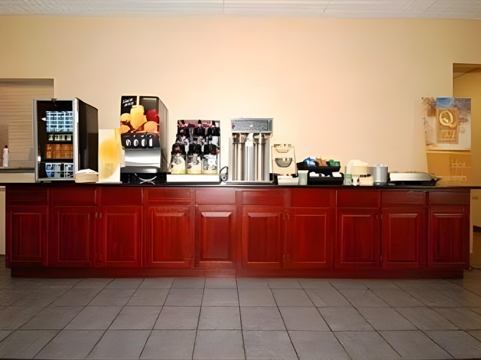 Food & Drinks 4, Wilkes-Barre Inn & Suites, Luzerne