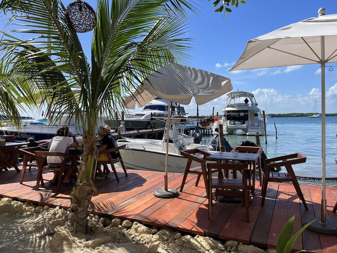 Food & Drinks, Bahia Tolok, Isla Mujeres