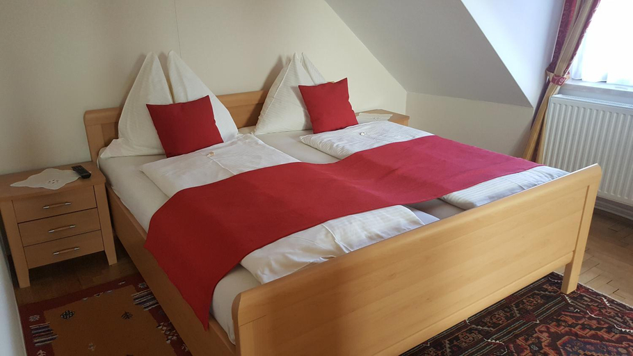 Others 3, Privatpension Lang, Leibnitz