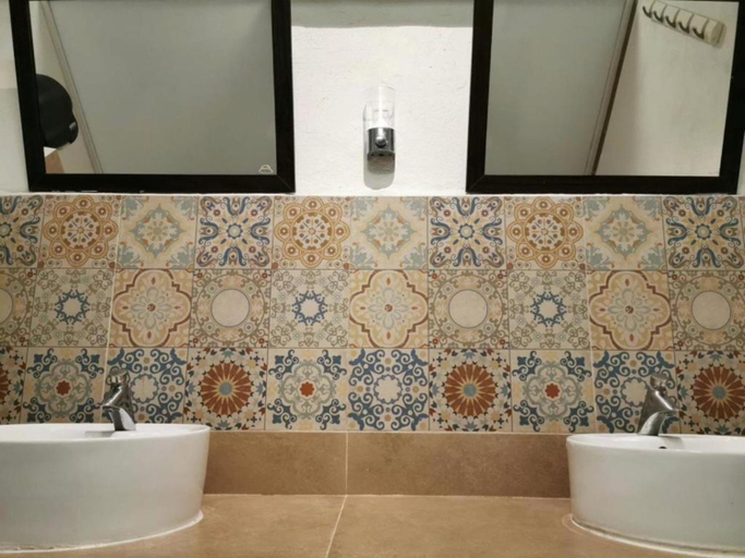 Bathroom 3, Ikali Hostel, Monterrey